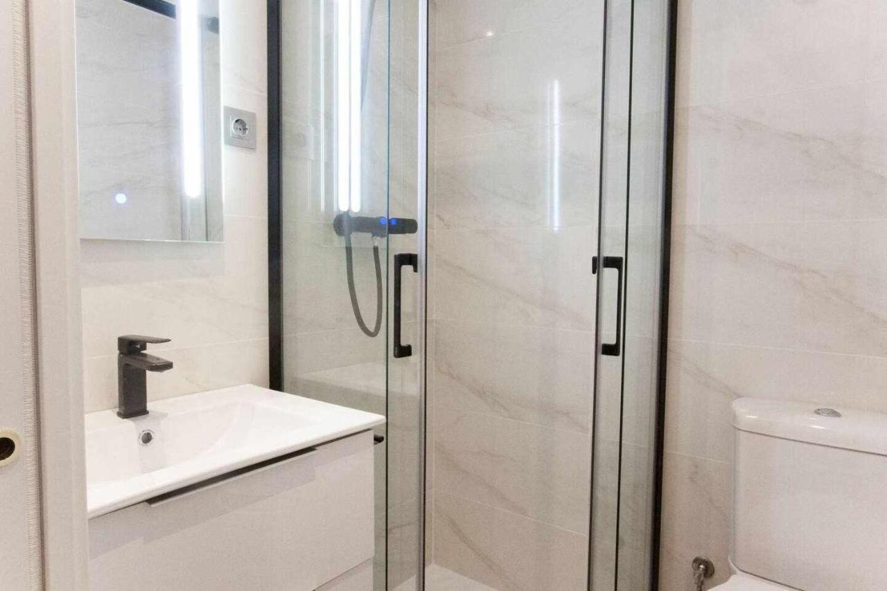 New Moderno Y Elegante Apartamento Centrico Мадрид Экстерьер фото